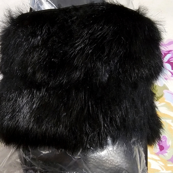 REBECCA MINKOFF Women's Fur Slip On Black 10M - Picture 7 of 7